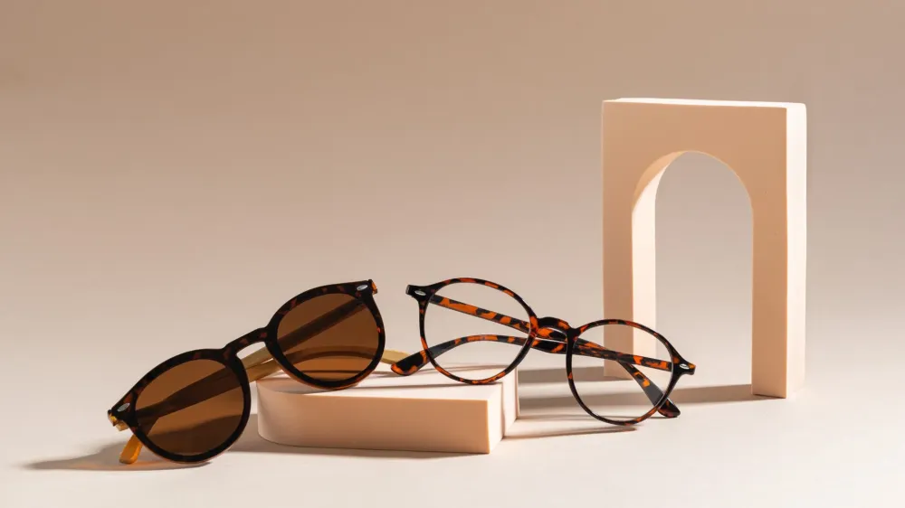 lunette de soleil et lunette de vue